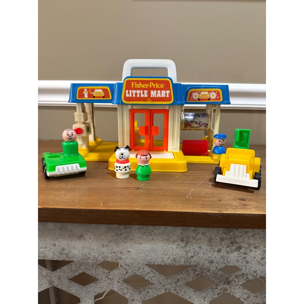 Vintage Fisher Price Little People Little Mart Gas Station Car Wash Playset 90s